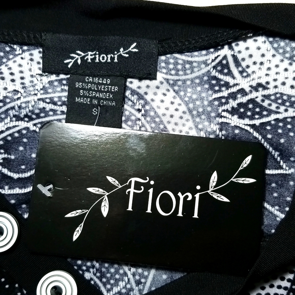 Fiori Women's Top Size S Graphic Pattern Asymmetric Hem V-Neck - Picture 5 of 7